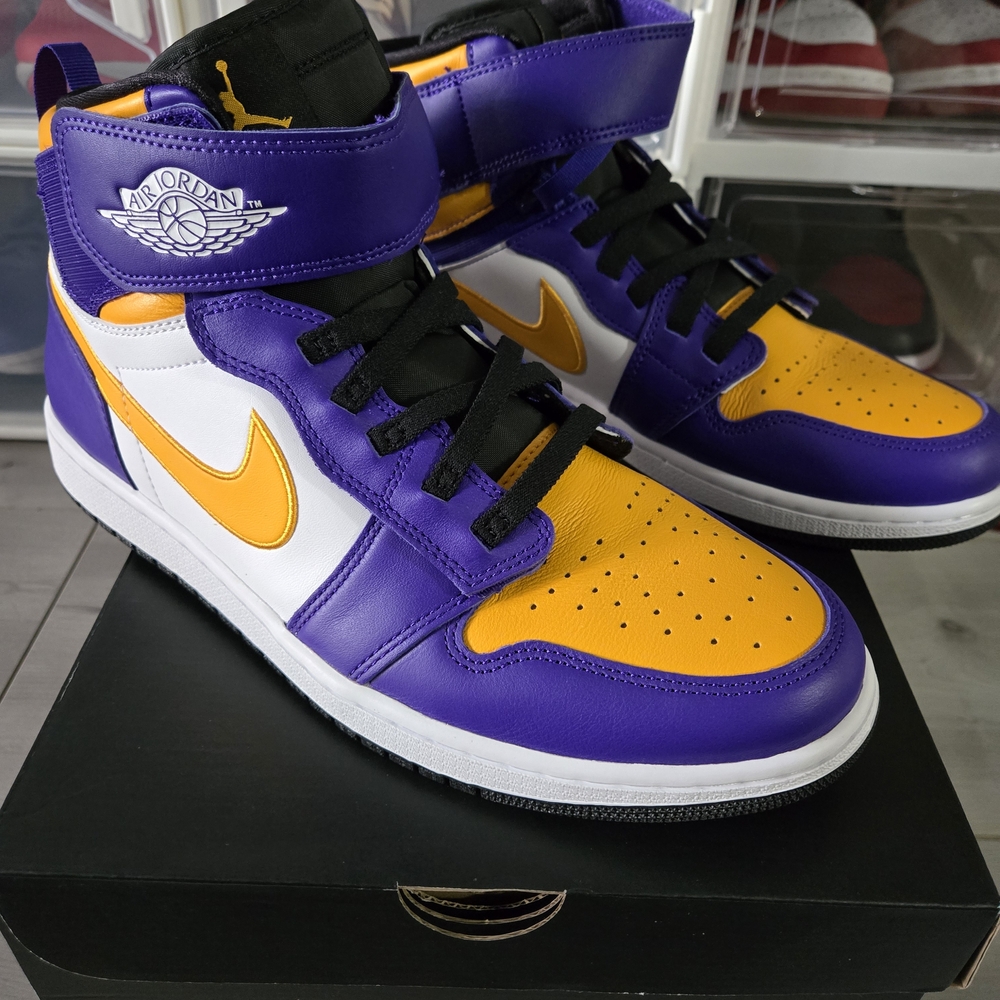 Nike Air Jordan 1 High FlyEase Lakers - Picture 4 of 6
